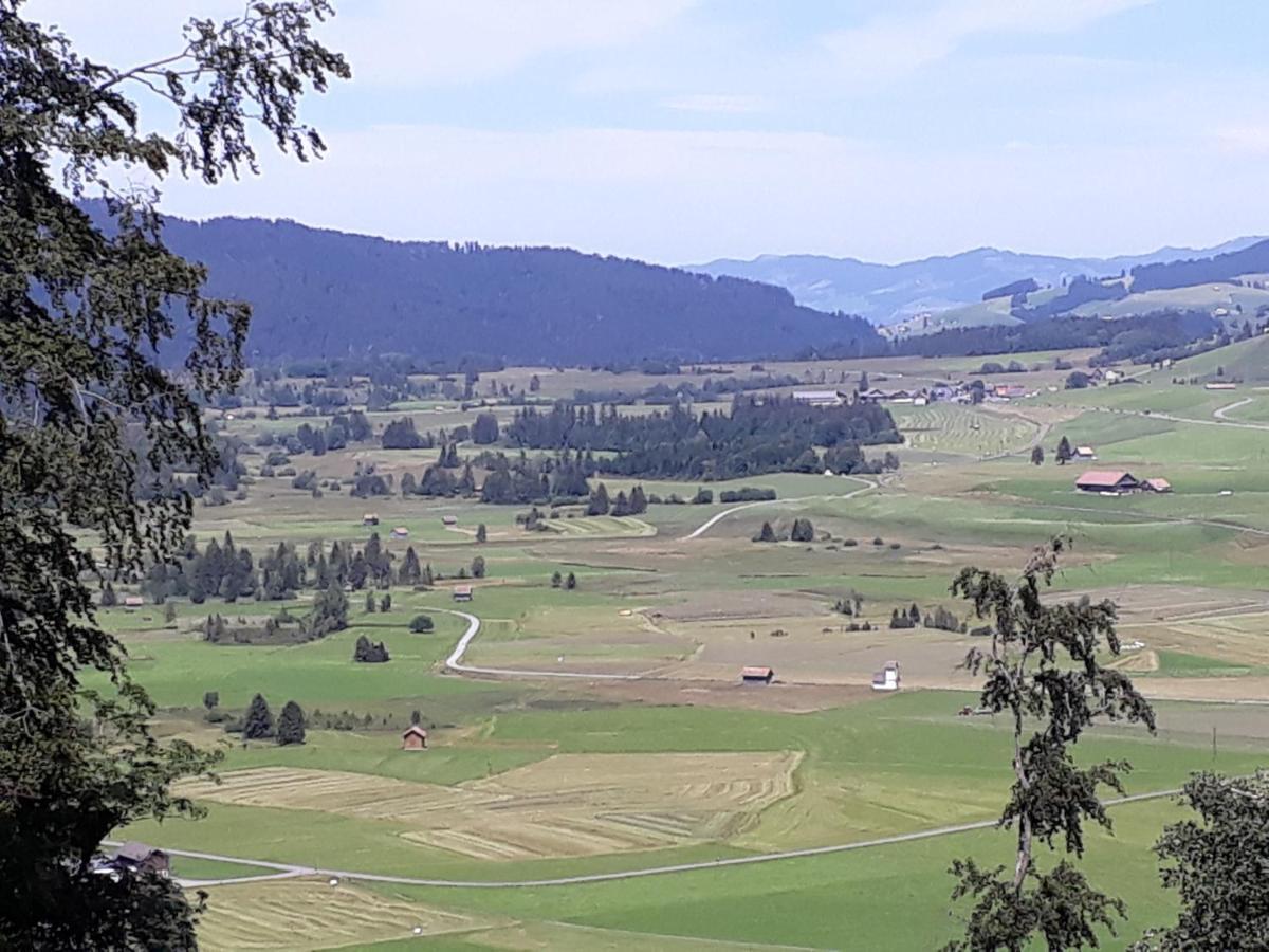Gaestezimmer Im Dorfzentrum Rothenthurm Exteriör bild